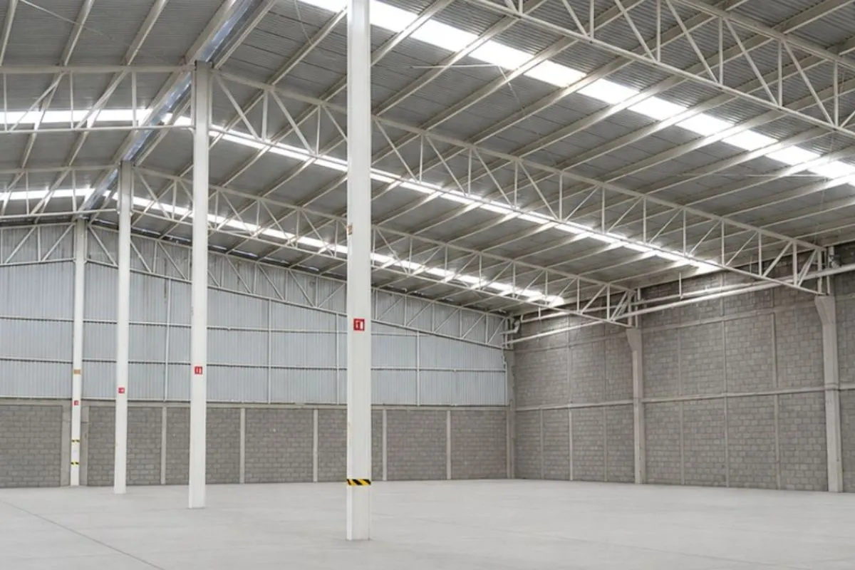 Interior de nave industrial Royal Park